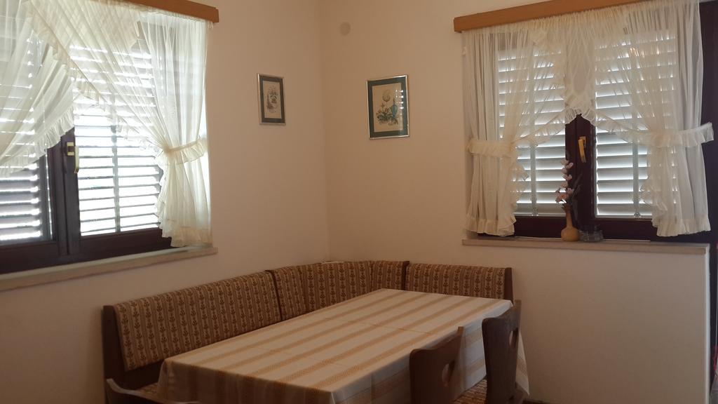 Apartment Ivo Mazic Sreser Bagian luar foto